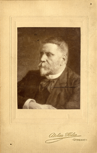 105872 Portret van Hugo F.J. Nolthenius, geboren Amsterdam 20 december 1848, leraar oude talen en praeceptor van het ...